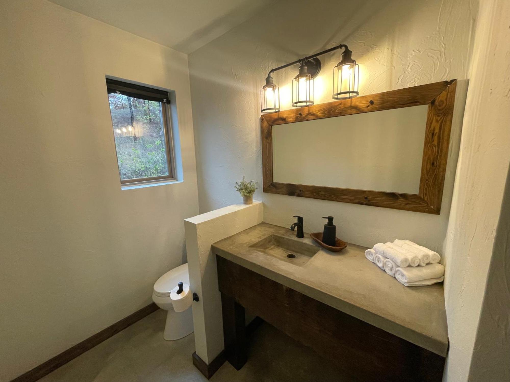 The Rocky Retreat Motel Cookson Екстериор снимка