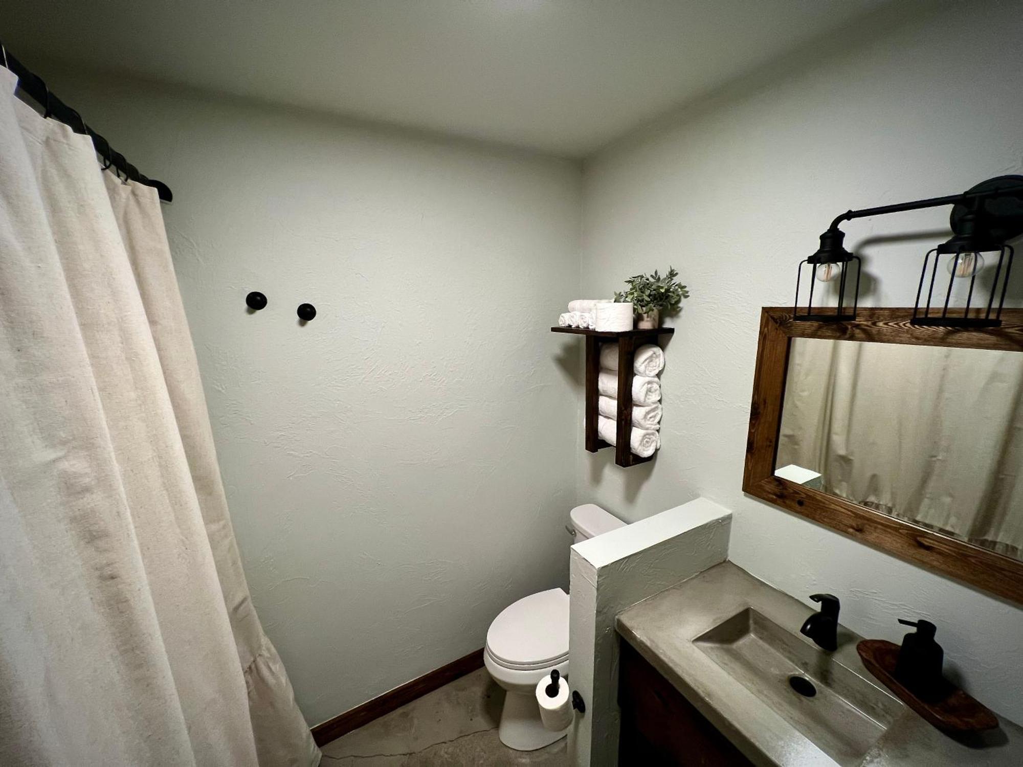 The Rocky Retreat Motel Cookson Екстериор снимка
